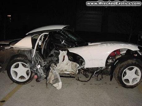 Thoát chết hi hữu khi siêu xe gặp tai nạn - 9